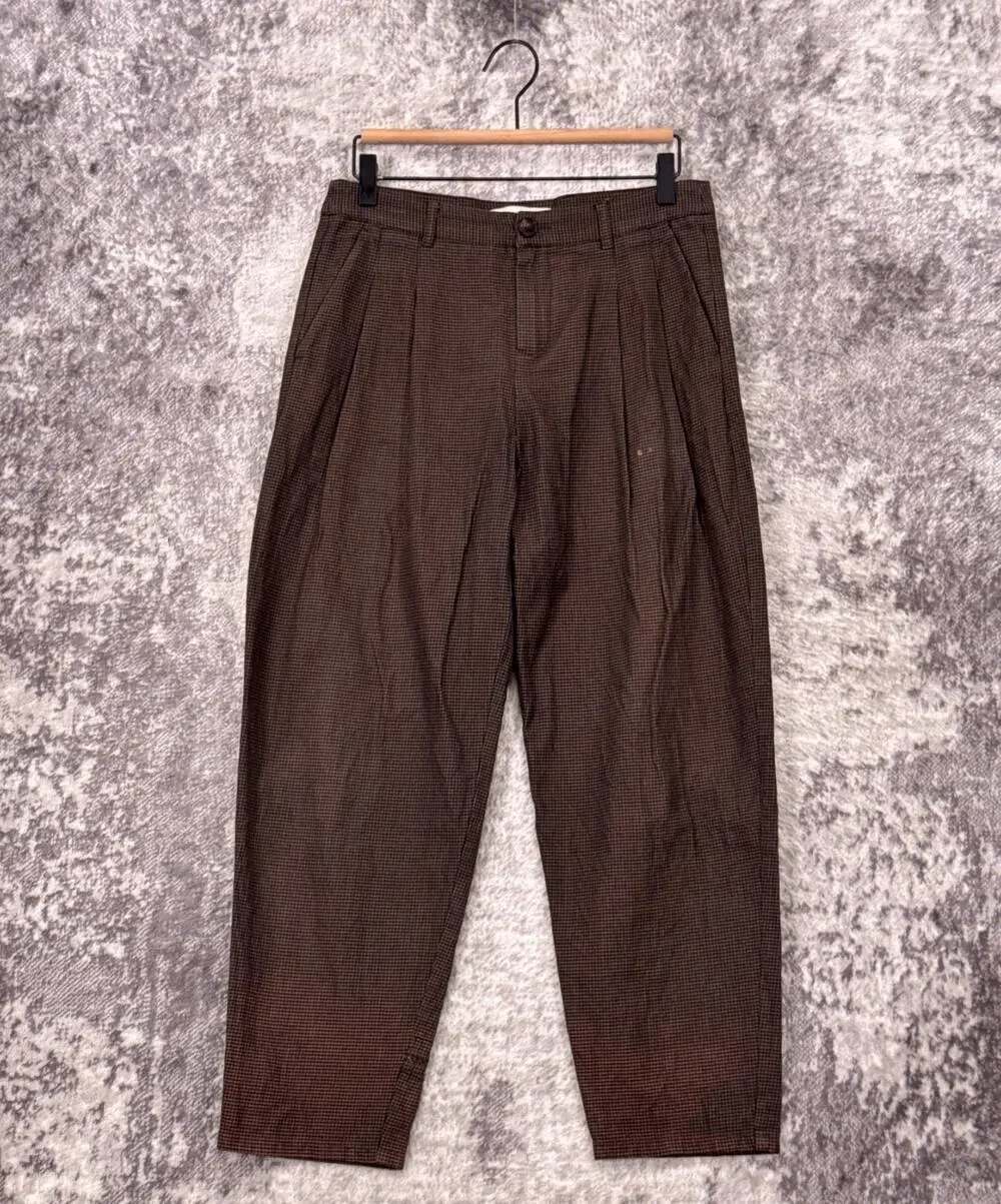 A Kind of Guise Pants 44 / US 30 Mens Cotton Herringbone Pleated *FLAWS*